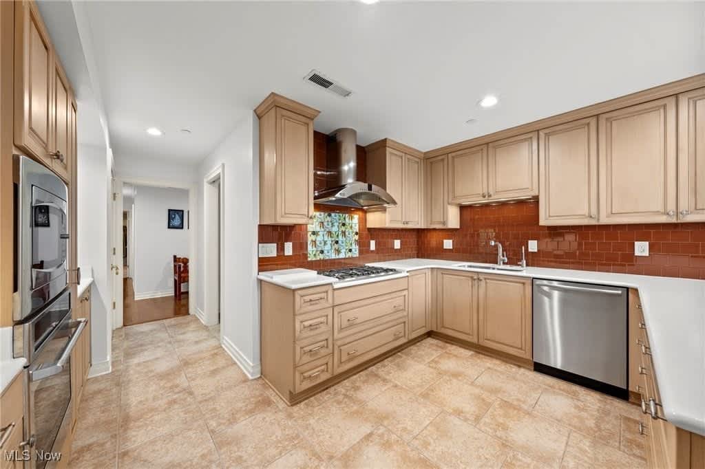 27500 Cedar Road 602