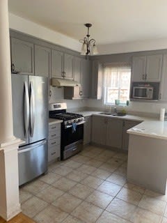 41 Calm Waters Cres, Unit Upper
