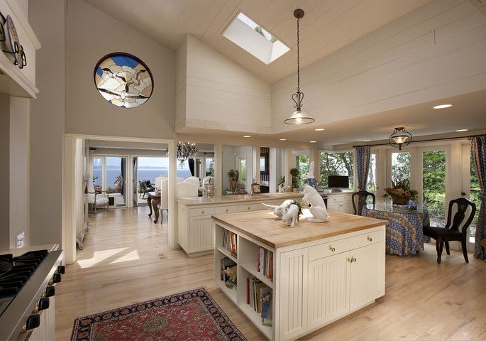 3255 Cliff Dr