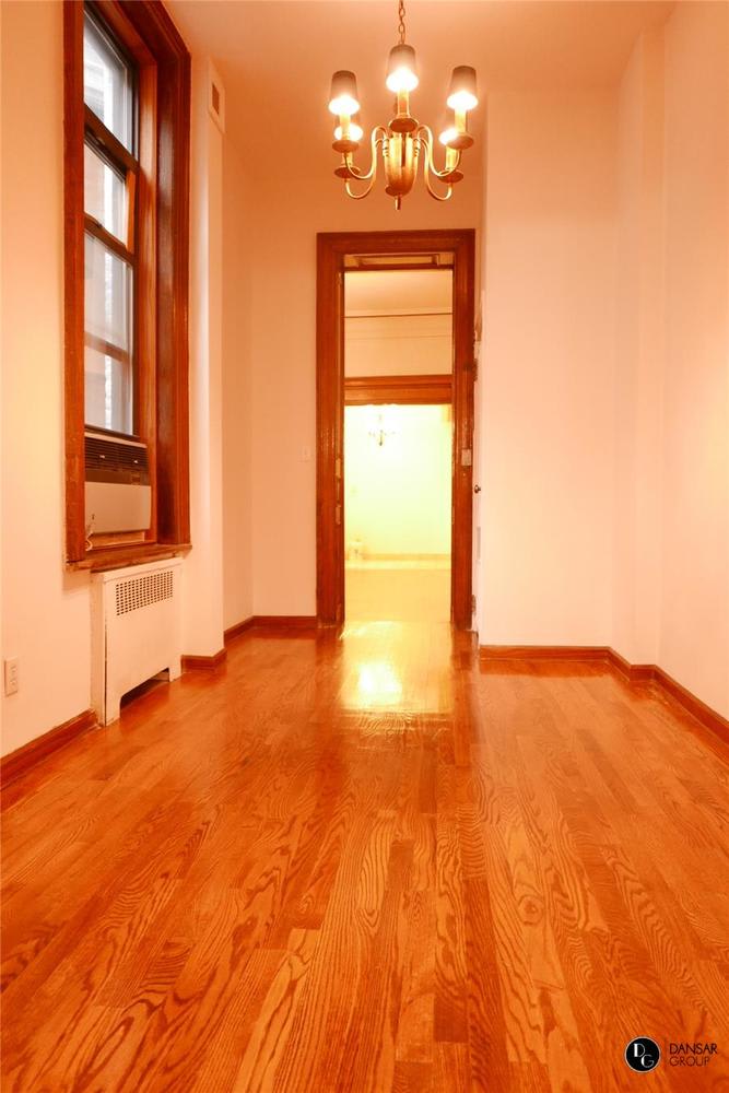 62 E 66th St, #2R