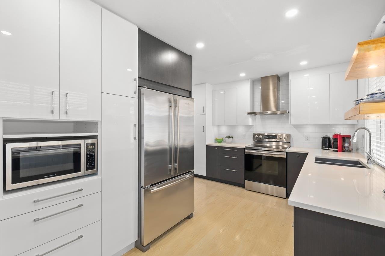 3408 Gaspe Pl