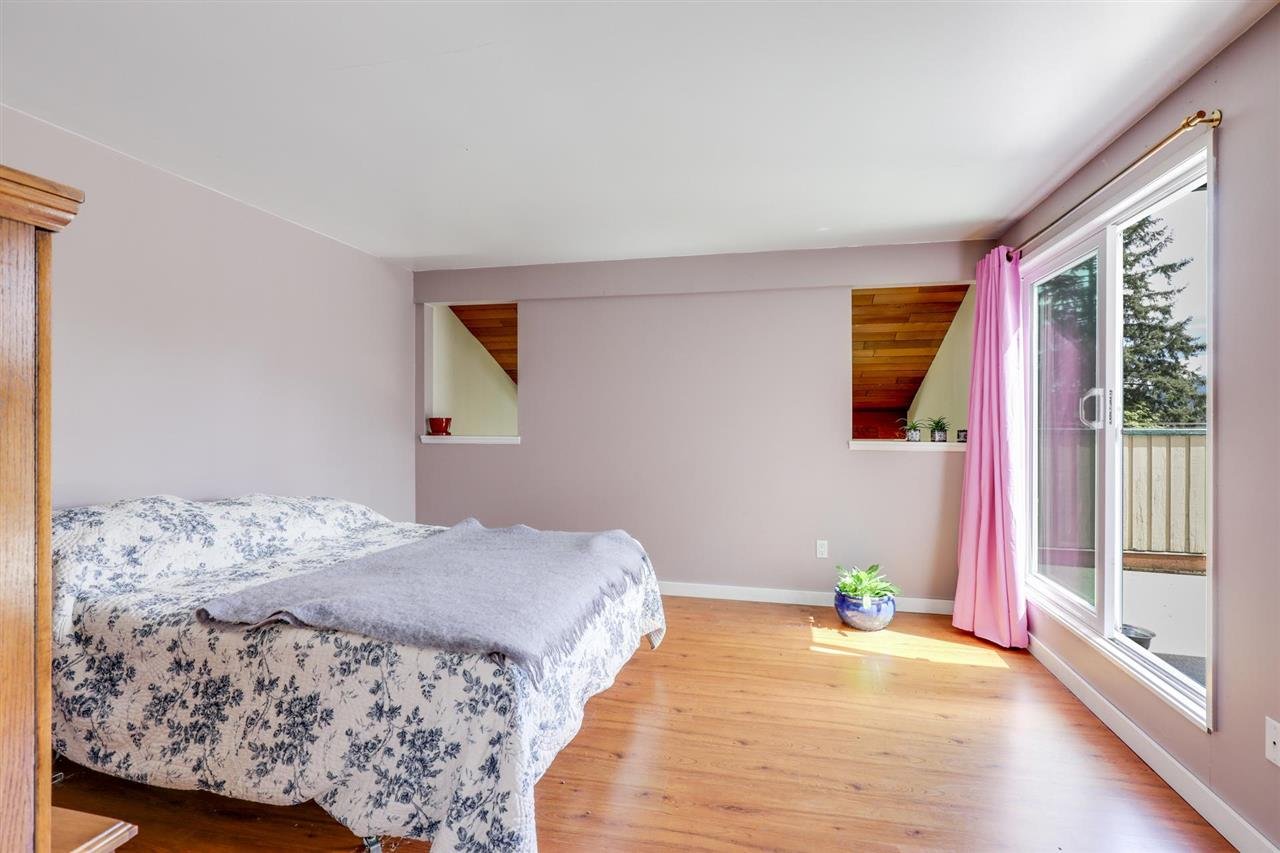 2497 Panorama Dr