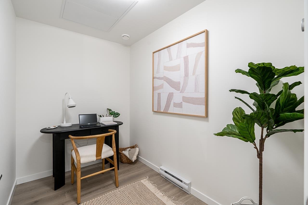 412-7936 206 St