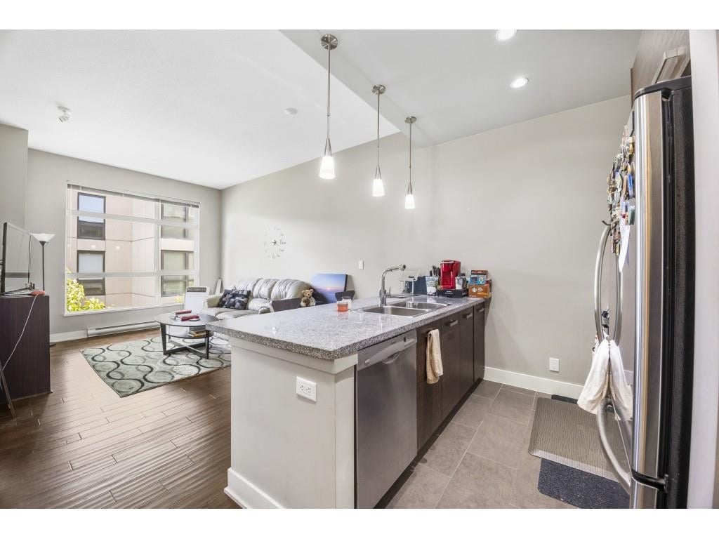401-2957 Glen Dr