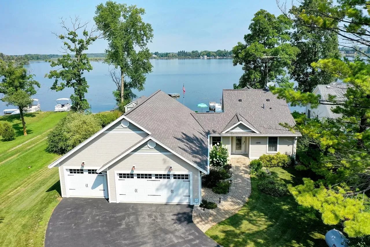 W1081 Kettle Moraine Lane
