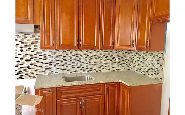 31-63 44th Street Unit: 1R