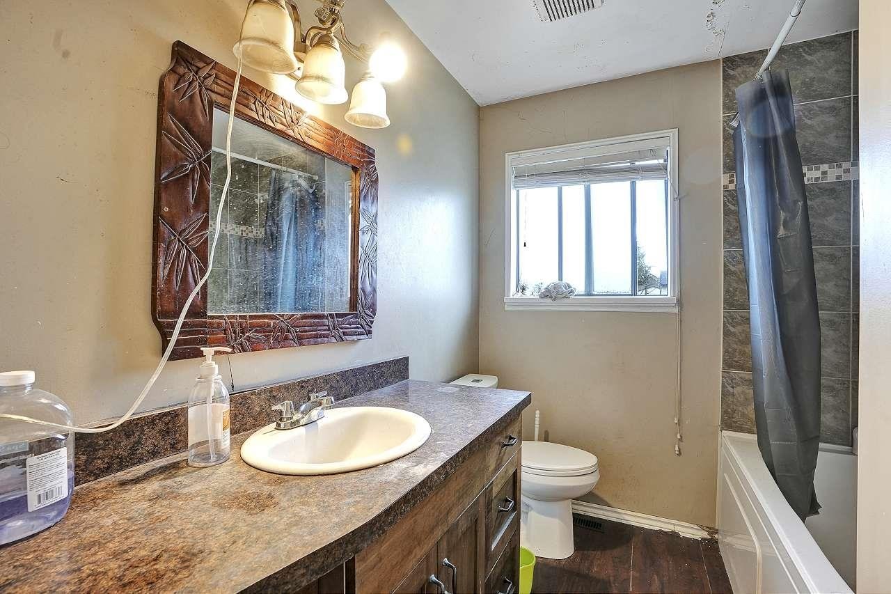 9428 132 St