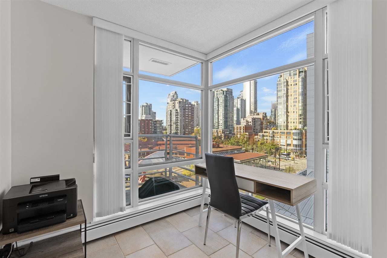 906-1199 Marinaside Crescent, Vancouver