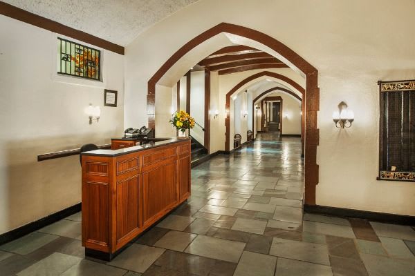 429 Kent Ave Unit: 320
