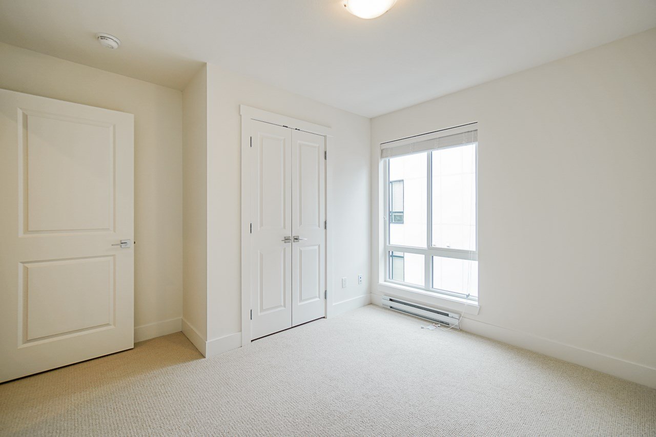 64-16433 19 Ave