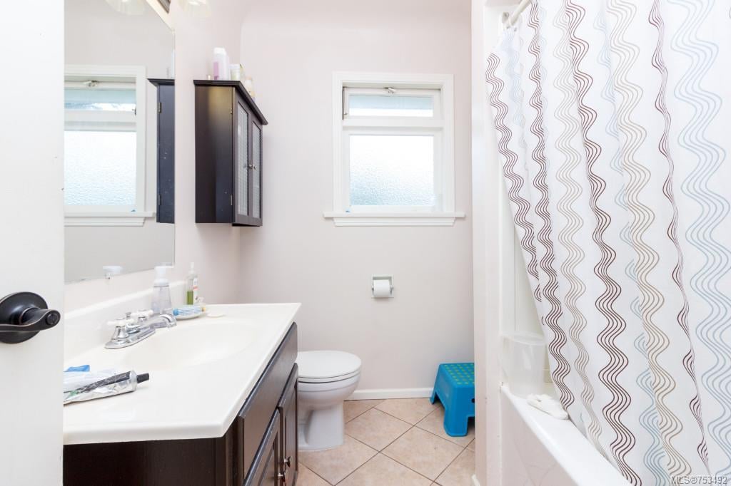 3922 Cadboro Bay Rd, Saanich