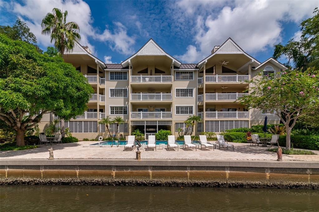 1762 Bay St #202