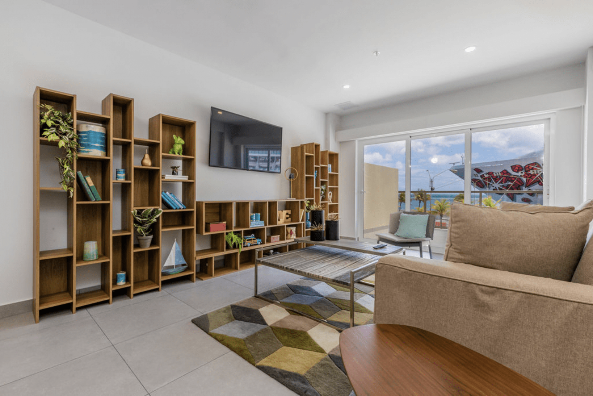 Harbour House 203