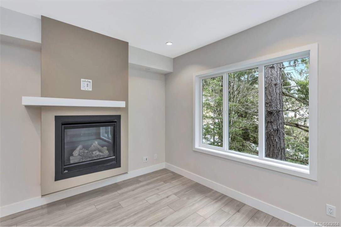 925 Echo Valley Pl, Langford