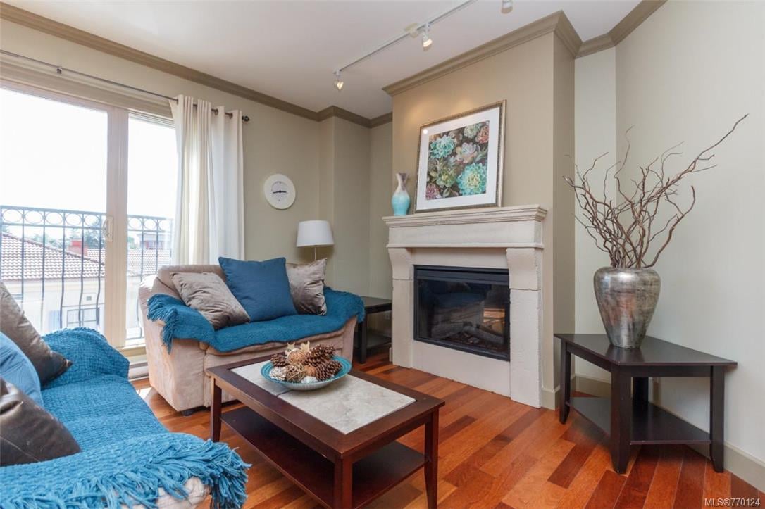 206-1642 McKenzie Ave, Saanich
