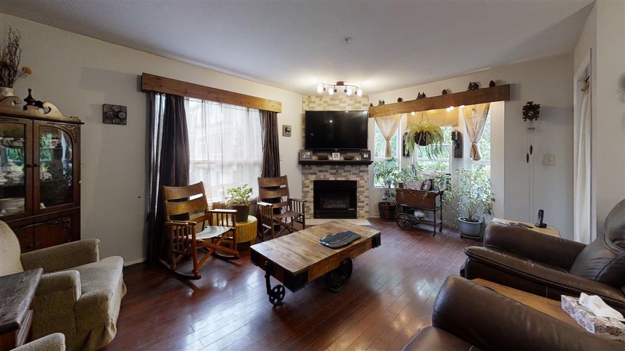 205-13955 Laurel Dr
