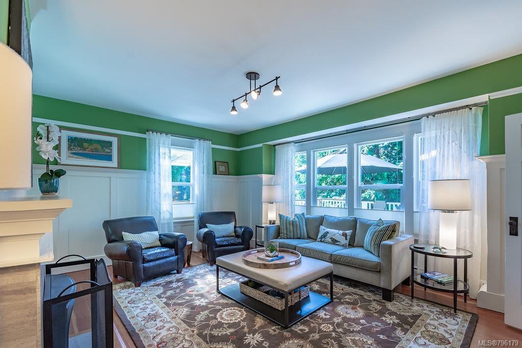 1139 Camrose Cres