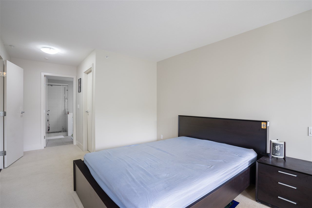 210-6015 Iona Dr