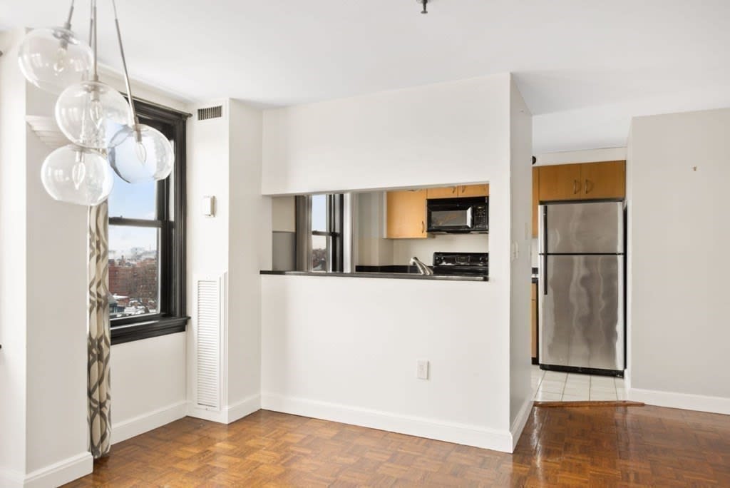 390 Commonwealth Ave, #PH5