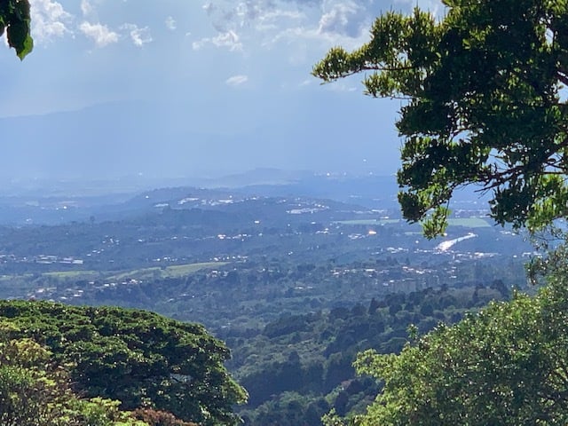 Vast Mountain Farm Acreage, Heredia