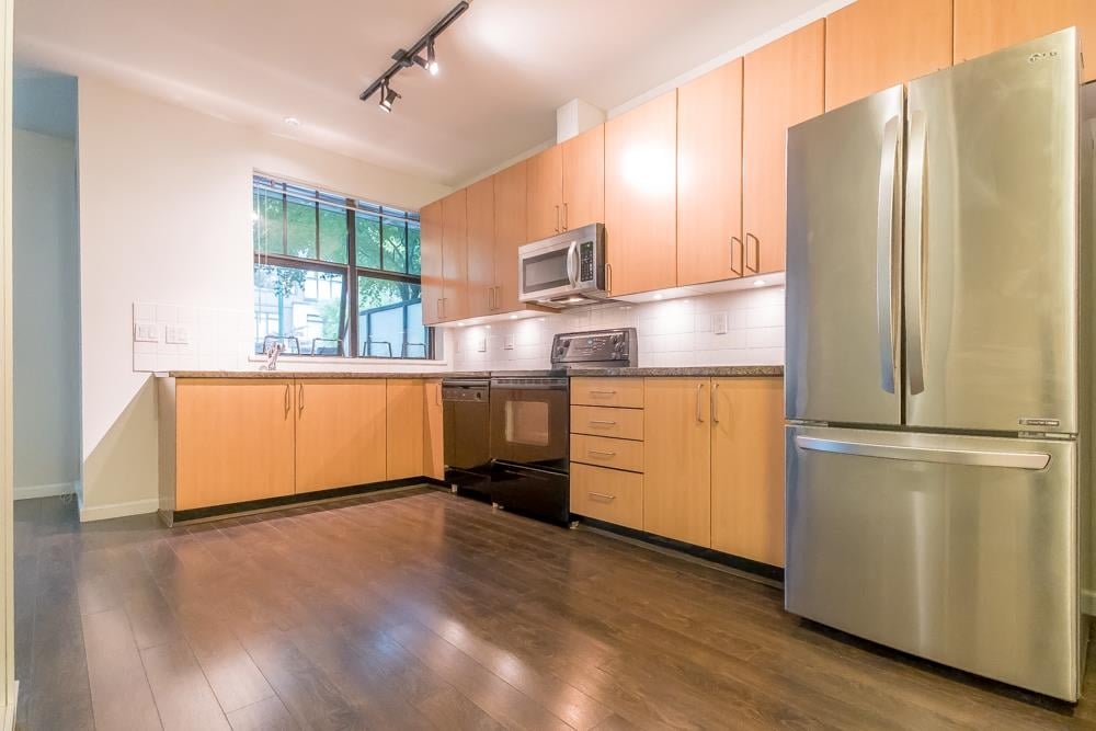 101-2065 W 12th Avenue, Vancouver