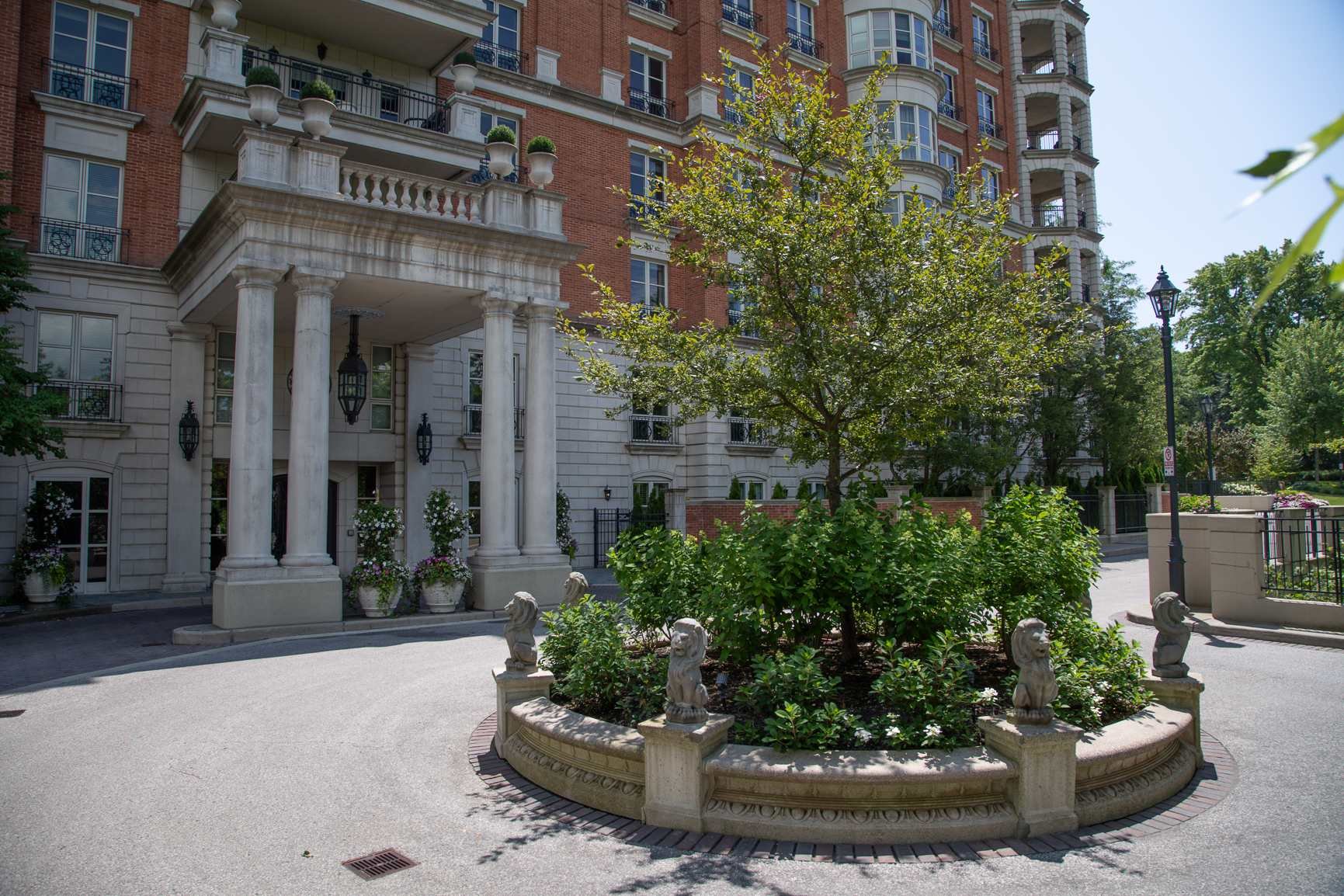 Bridle Path Meets Lawrence Park Grand Condo