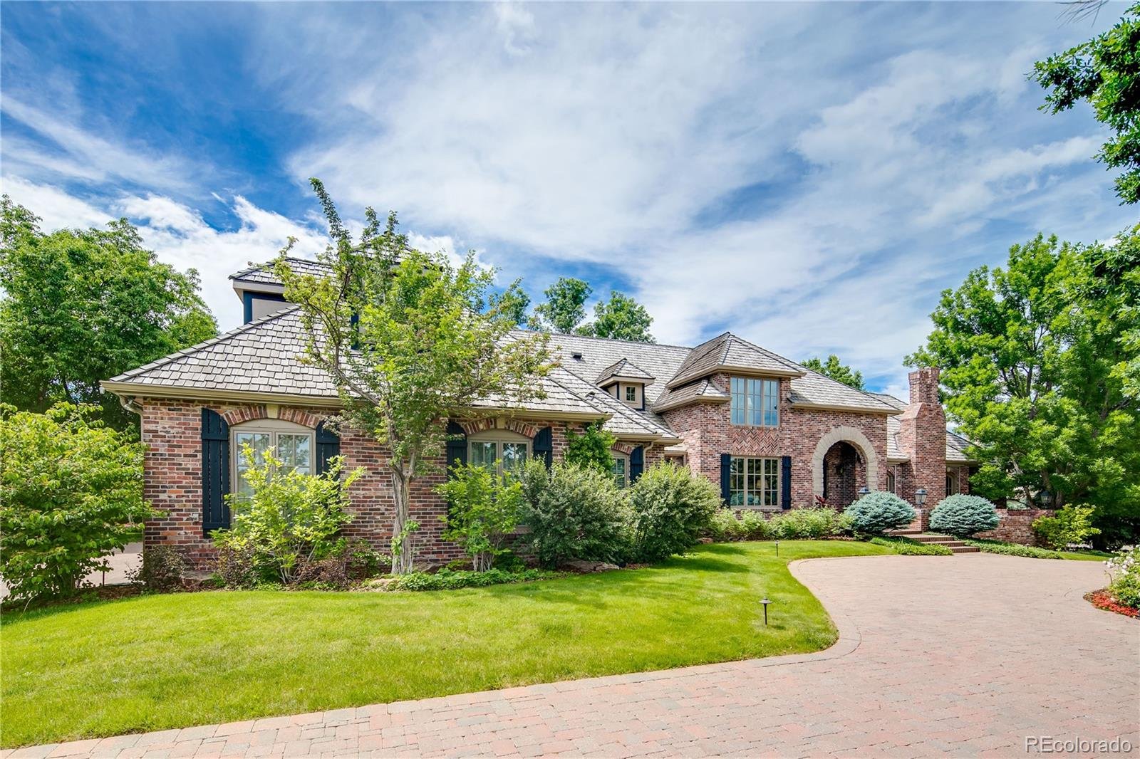 77  Glenmoor Drive