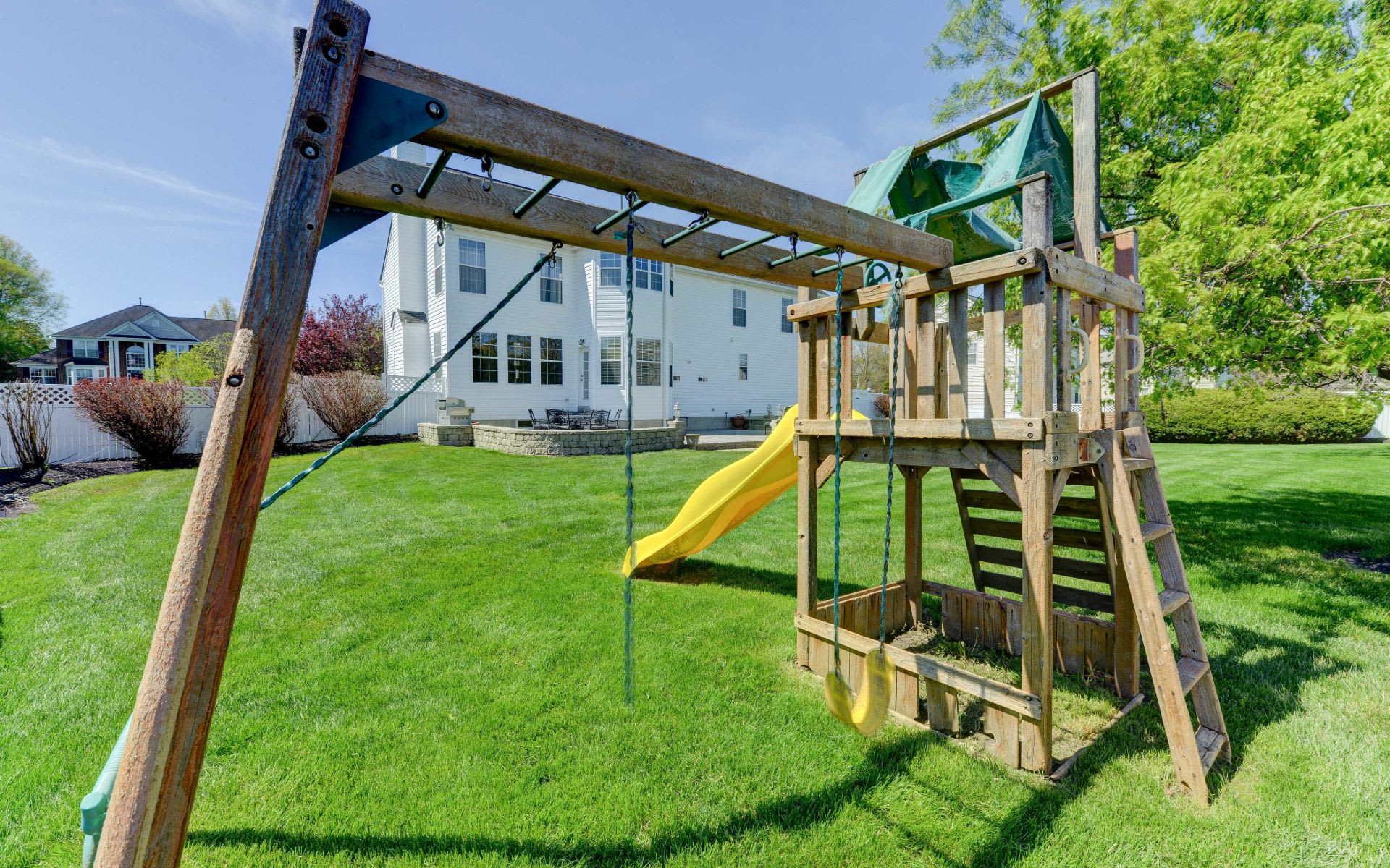 8 SHOREHAM CT