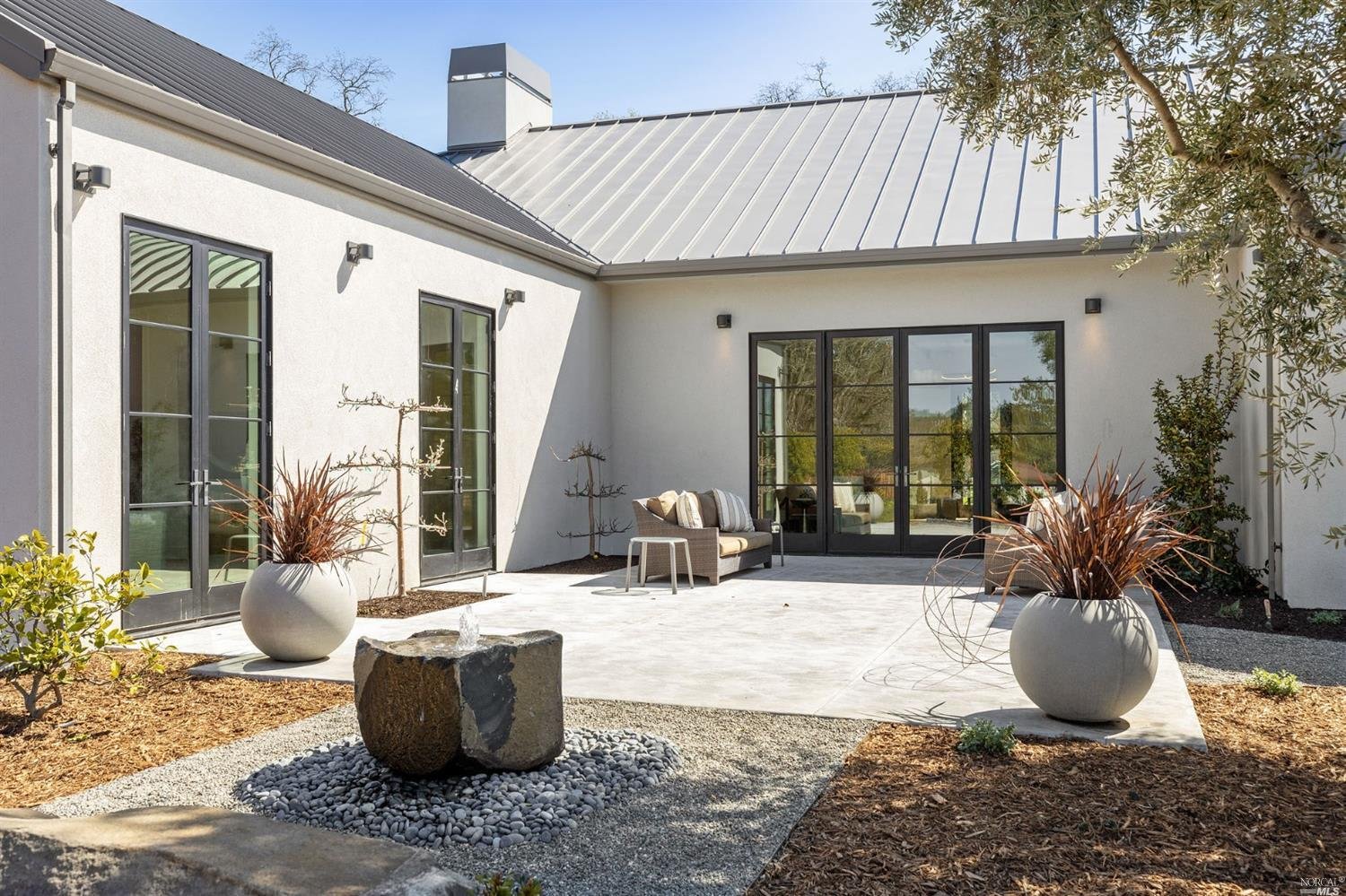 8542 Sonoma Highway