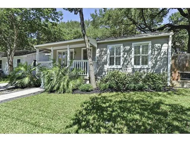 2404 Pruett St