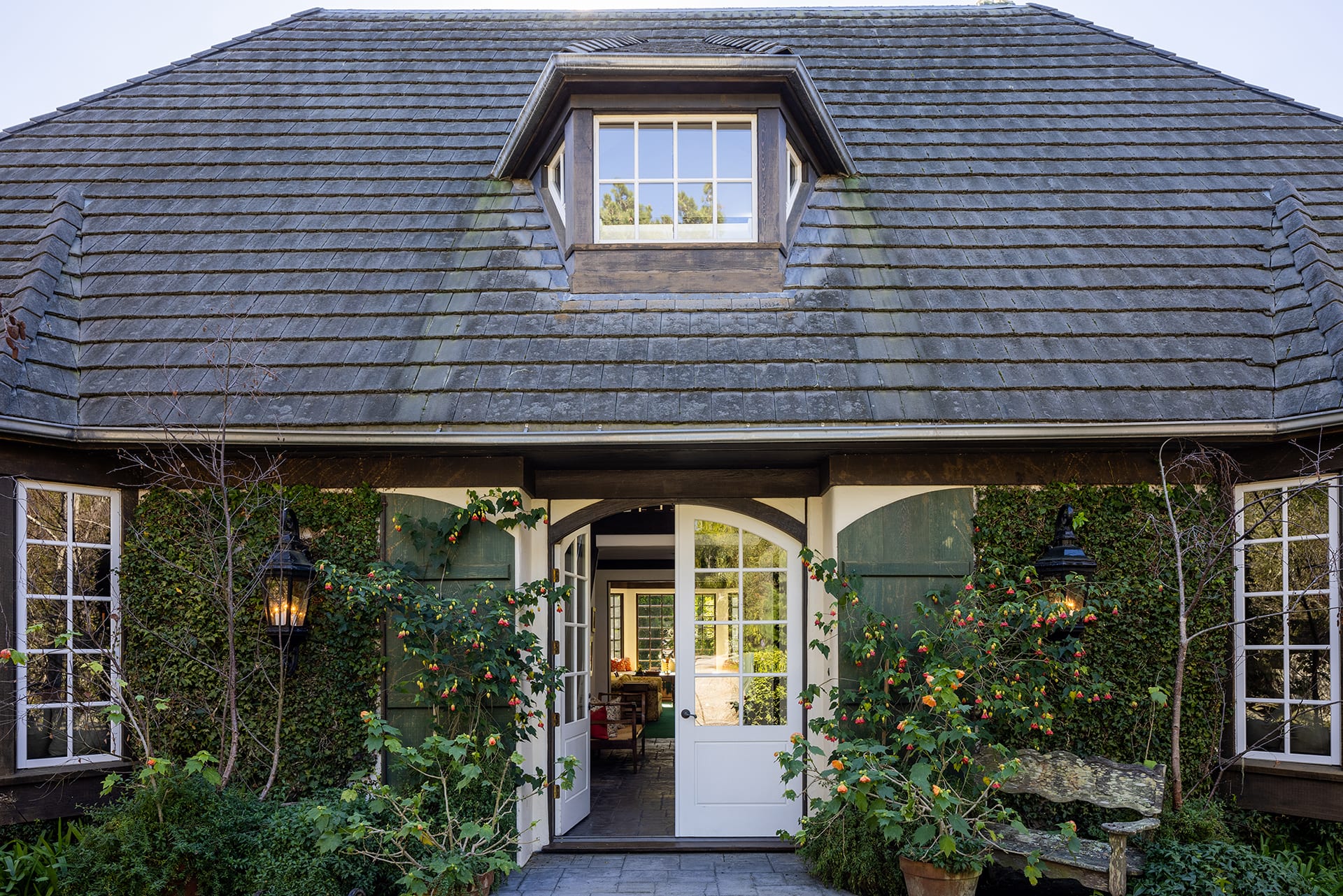 Pebble Beach Manor - 3323 Stevenson Drive