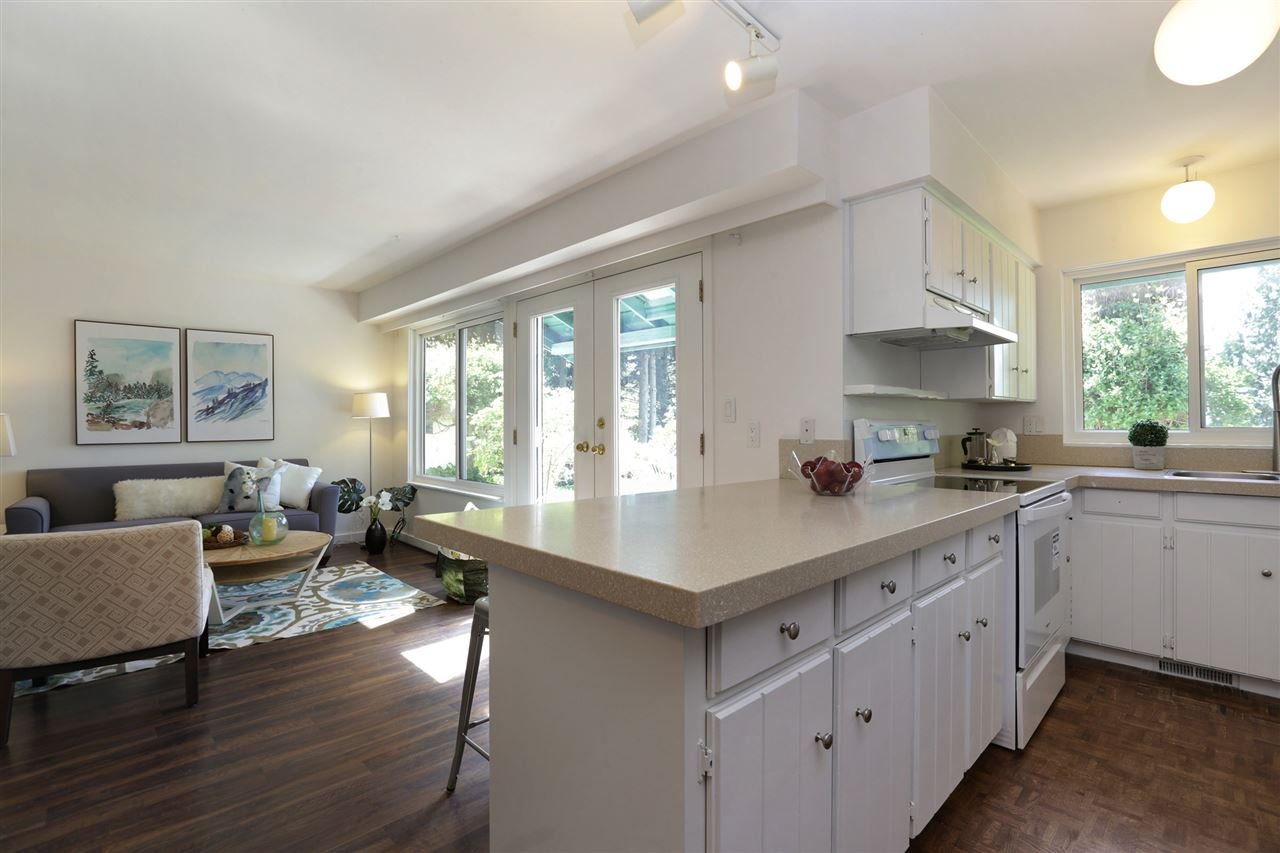 230 Mountain Dr