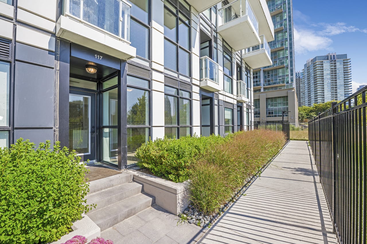 251 Manitoba St Unit: 117