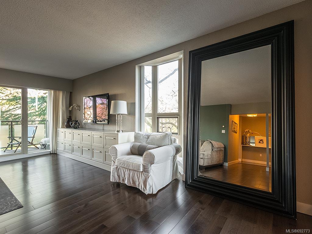 204-1419 Stadacona Ave, Victoria