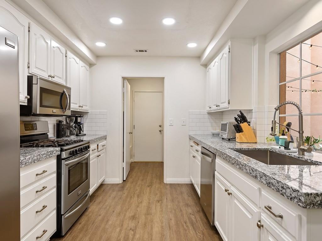 333 Pacific Oaks Rd