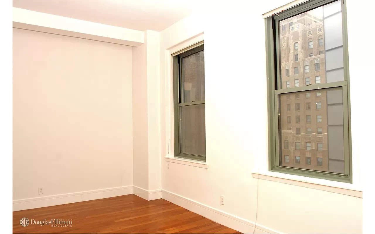 120 Greenwich Street Unit: 10J