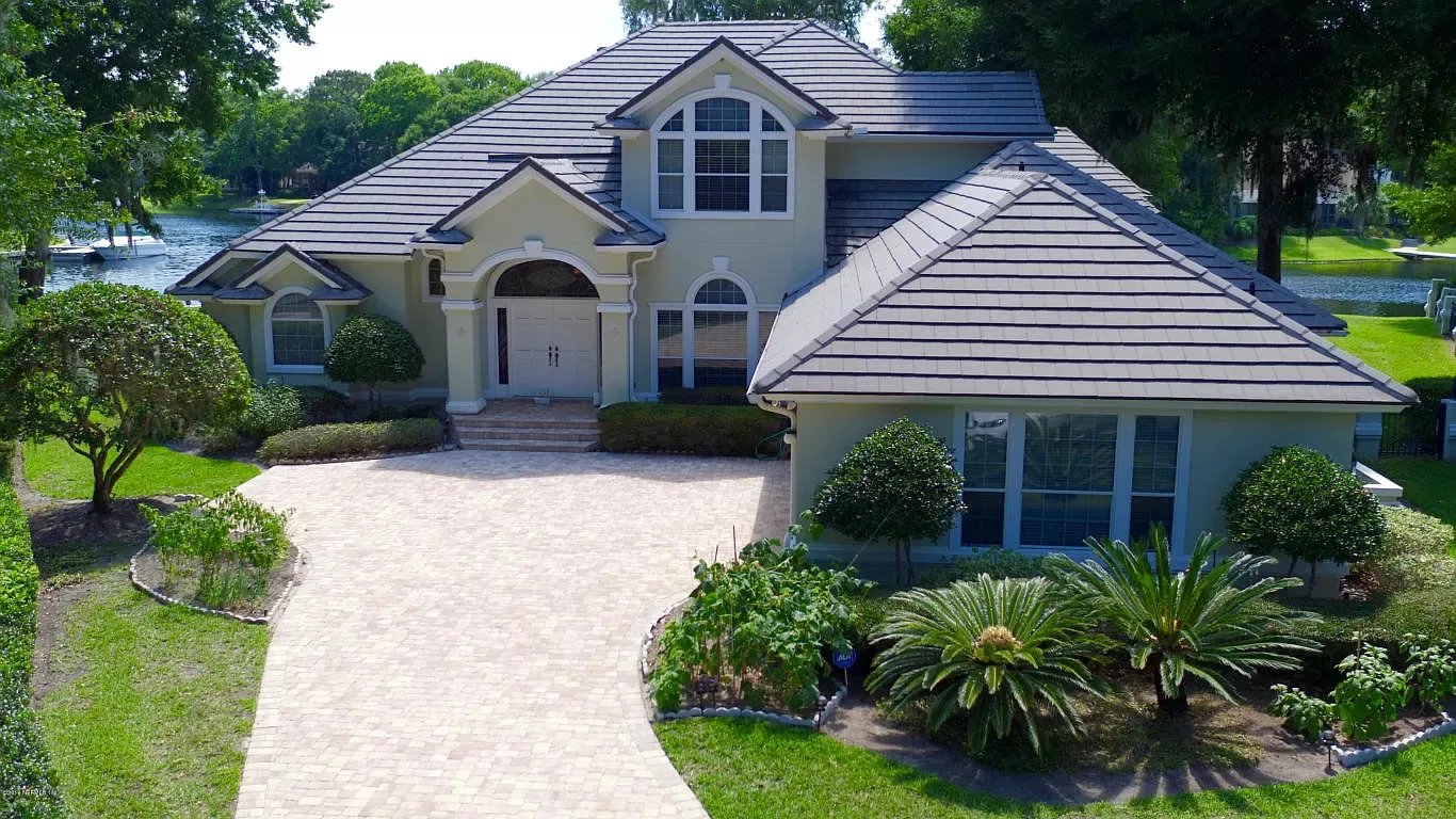 13736 Shelter Cove Dr