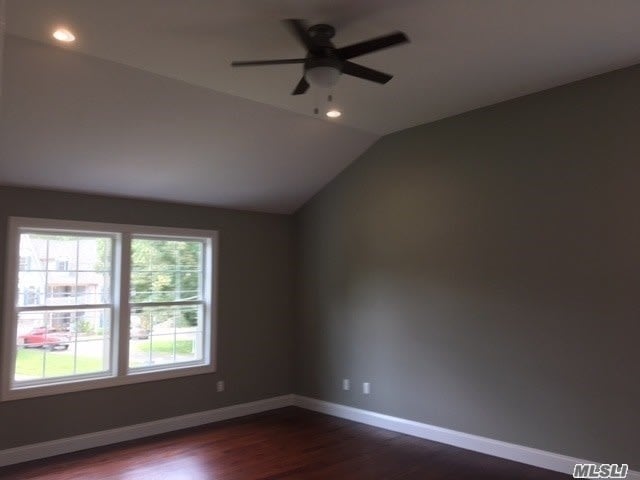 8 Stratford Ave