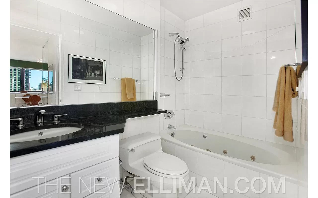 200 East 61st Street Unit: 14F