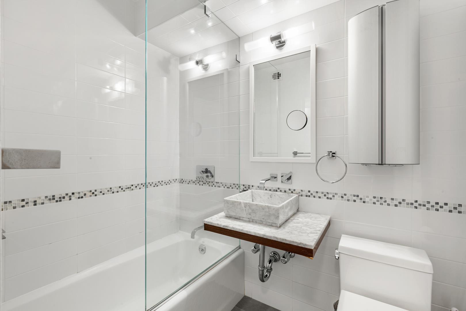 10 East End Avenue, Apt 11-C