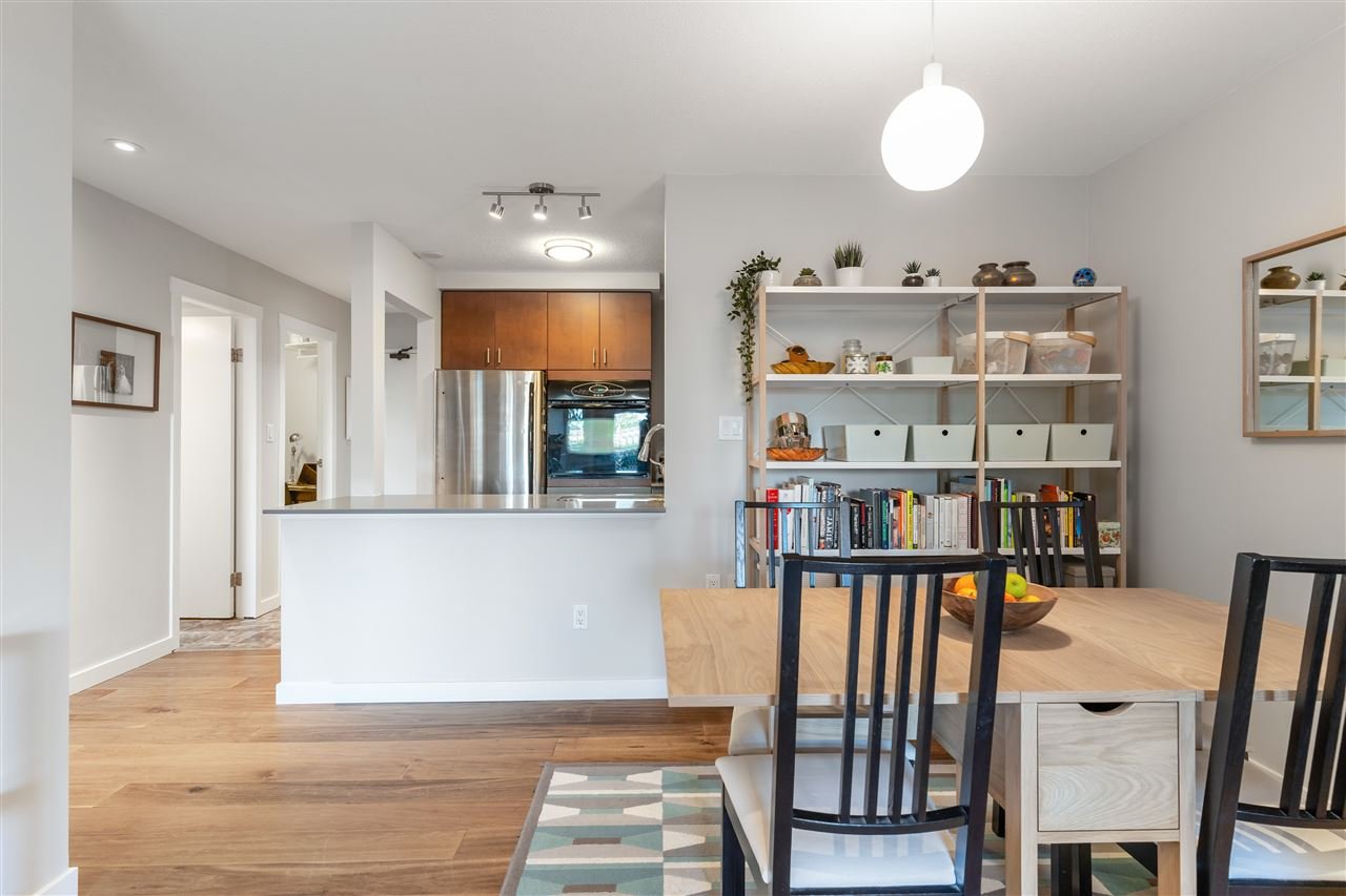 317-555 W 14th Ave