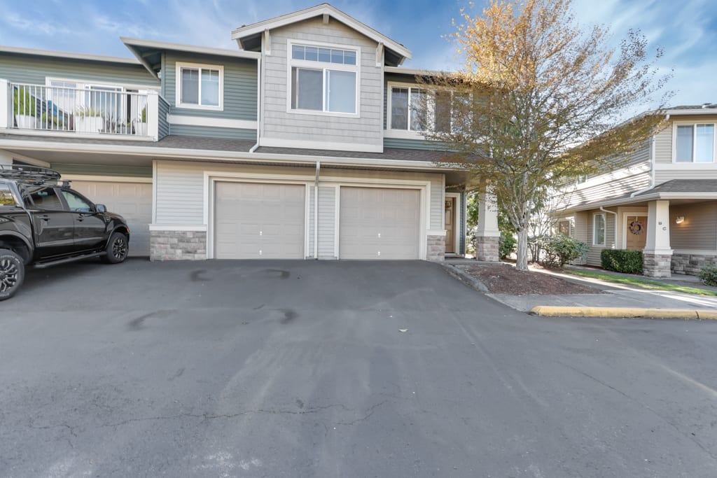 6127 Isaac SE  Avenue, Unit F