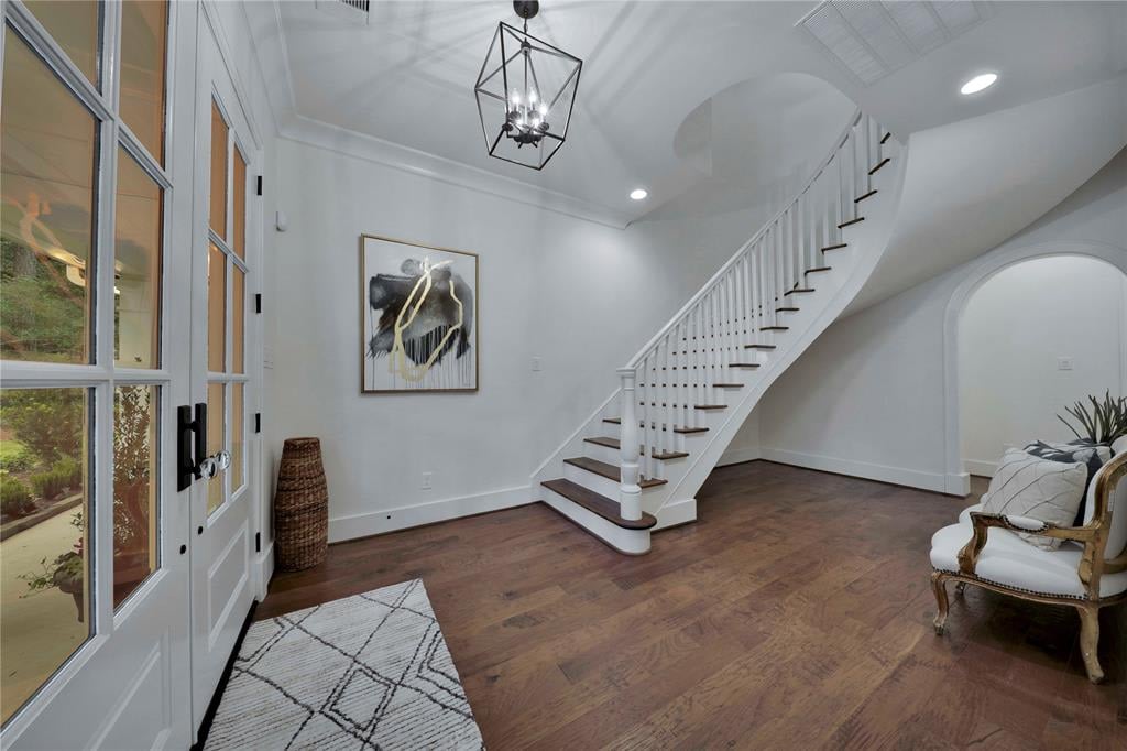 10 Riata Dr