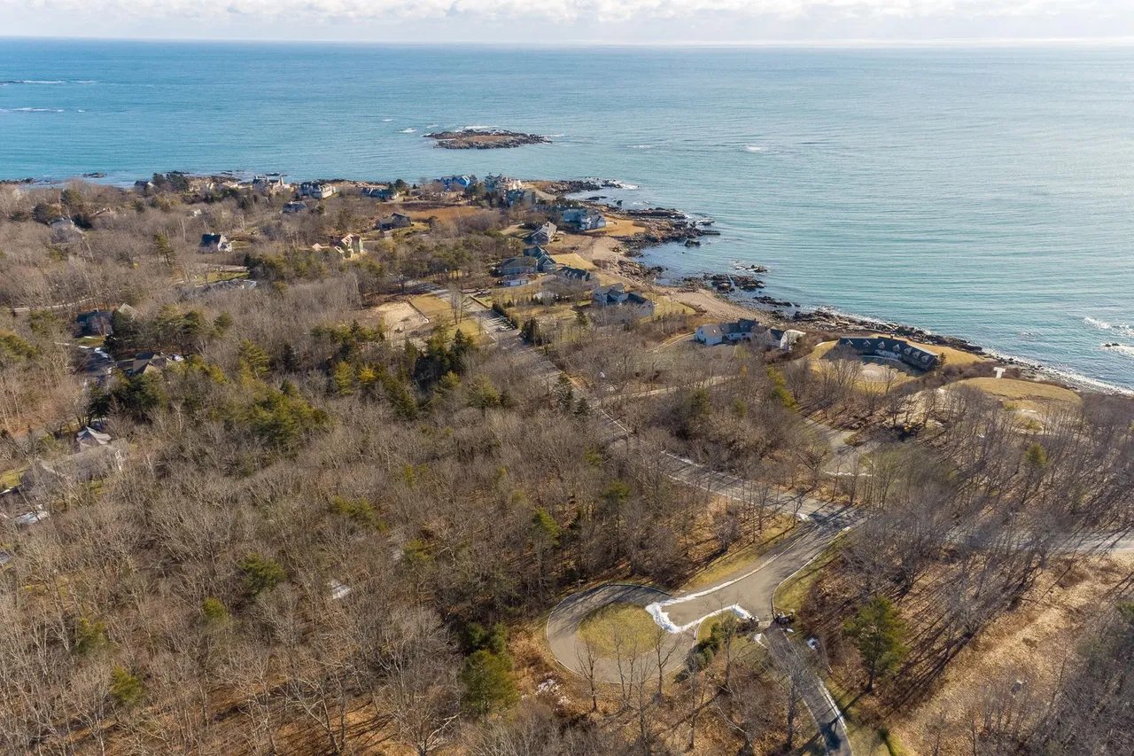 Land for Sale – 2 Ocean Sound Ave, Kennebunkport, Maine – $1,450,000