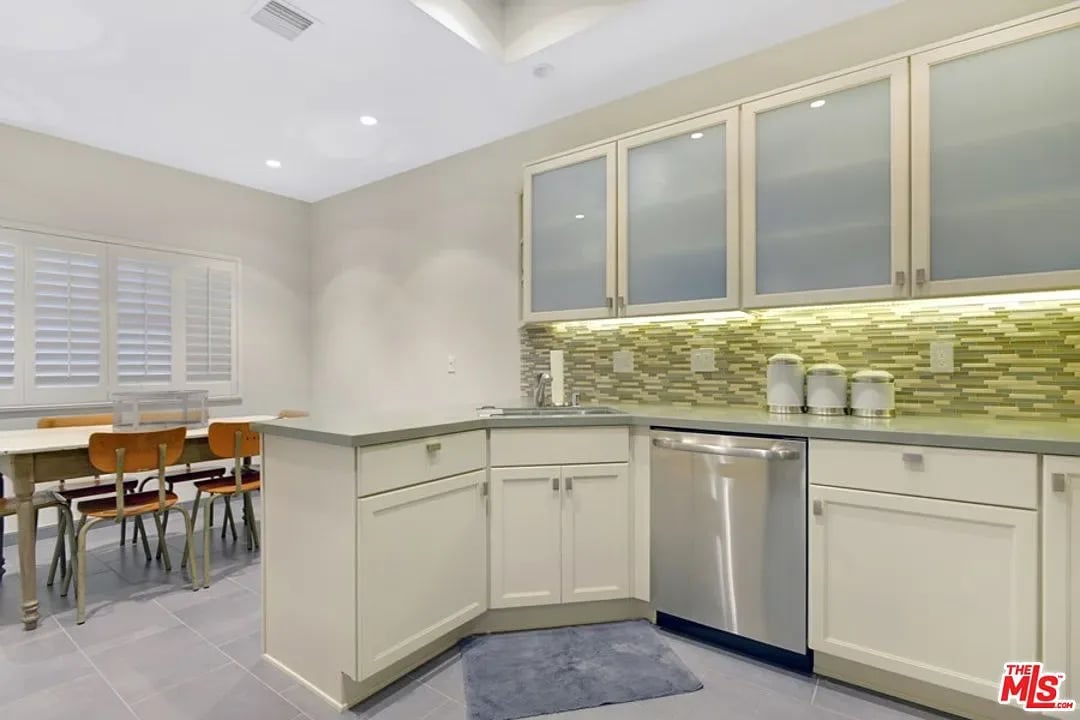 11636 Montana Ave APT 101