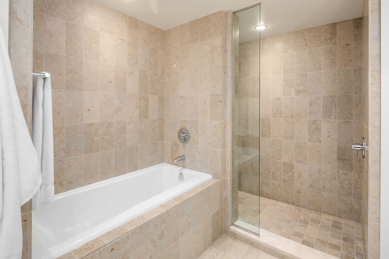 10700 NE 4th Street, Unit 1016