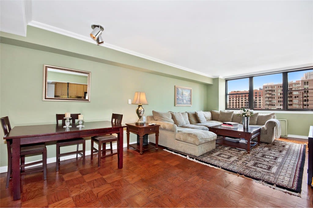 225 East 36th St, 18K