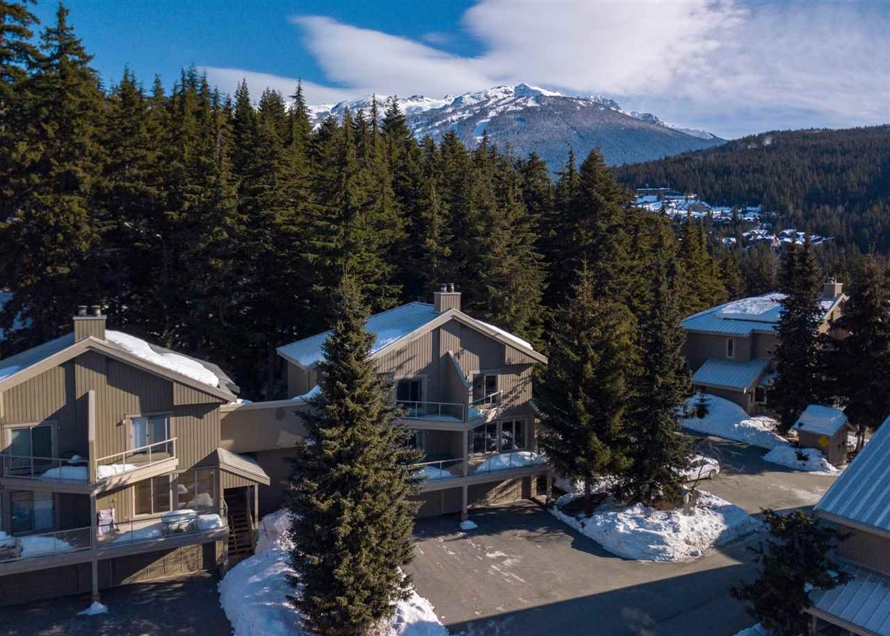 3135 St. Moritz Cres
