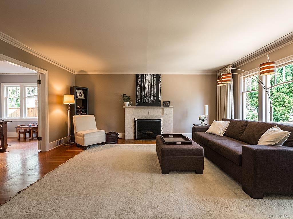 992 Cloverdale Ave