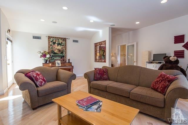 1561 Shadowglen Court